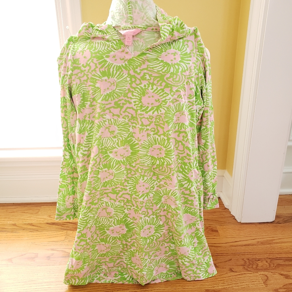 Lilly Pulitzer Girls Swim coverup with hood